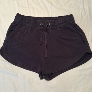 H&M basic black shorts